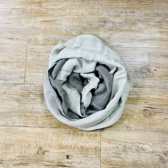 Solid Oversized Woven Loop - Picture 1 of 3